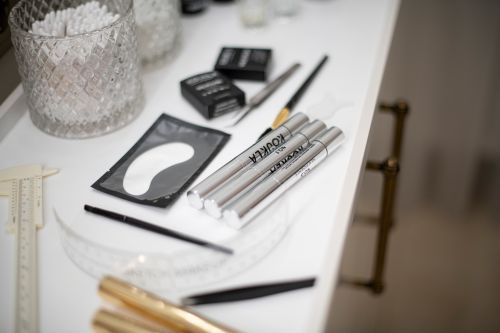 Antakių laminavimas ir modeliavimas logo